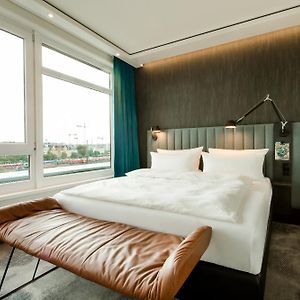Zimmer mit Kingsize-Bett
